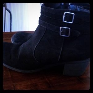 American eagle booties size 9